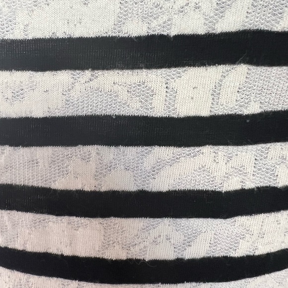 Guess Peplum Lace and Black and Cream Striped Long Sleeve - Size XS - Picture 5 of 5